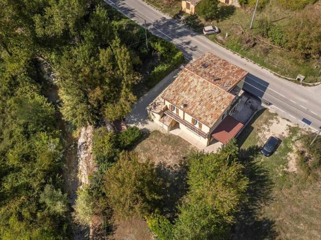 Villa Indipendente in vendita a Marche, Macerata