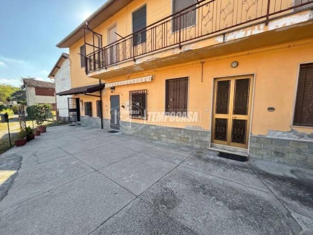 Villa Indipendente in vendita a Brusaschetto, Camino