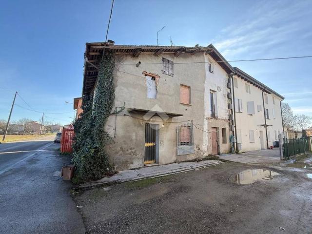 Villa Indipendente in vendita a Val d’Enza, Re