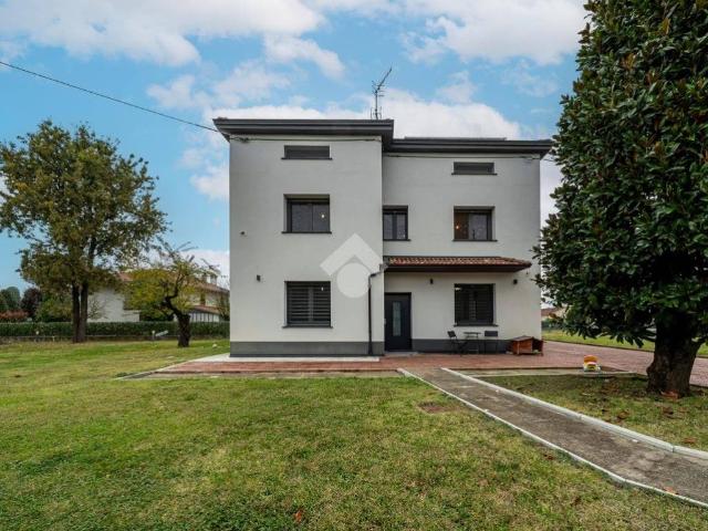 Villa Indipendente in vendita a Val d’Enza, Re