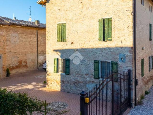 Villa Indipendente in vendita a Val d’Enza, Re
