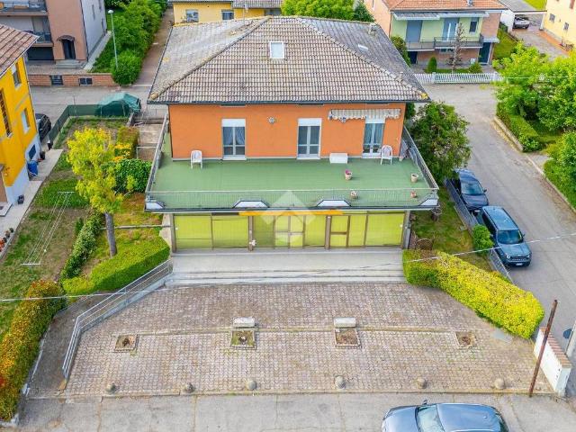 Villa Indipendente in vendita a Val d’Enza, Re