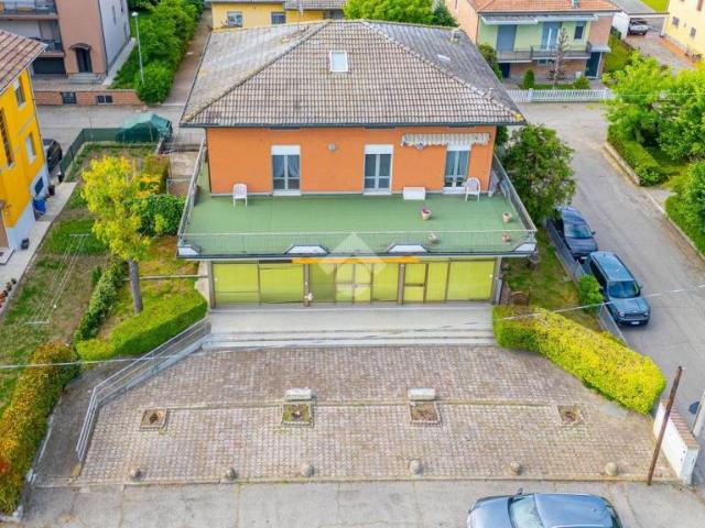 Villa Indipendente in vendita a Val d’Enza, Re