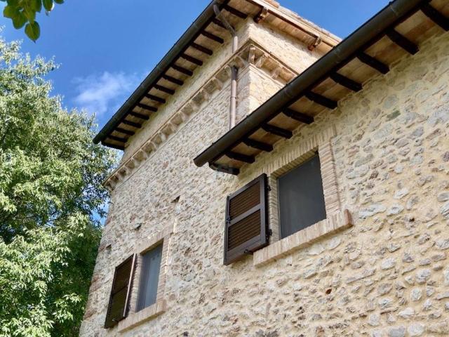Villa Indipendente in vendita a Campello Sul Clitunno, Umbria