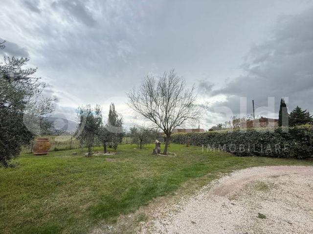 Villa Indipendente in vendita a Campello Sul Clitunno, Umbria