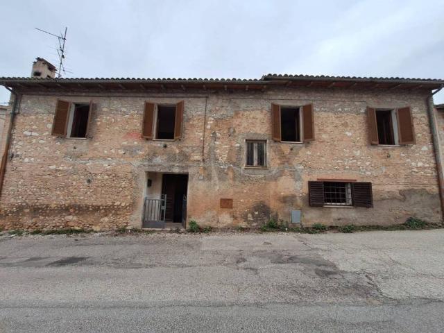 Villa Indipendente in vendita a Campello Sul Clitunno, Umbria