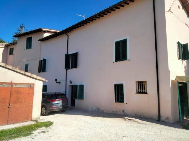 Villa Indipendente in vendita a Campello Sul Clitunno, Umbria