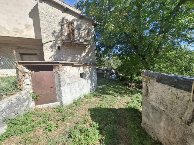 Villa Indipendente in vendita a Pettino, Campello sul Clitunno