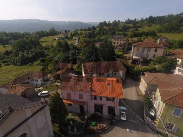 Villa Indipendente in vendita a Albareto, Reggio Emilia