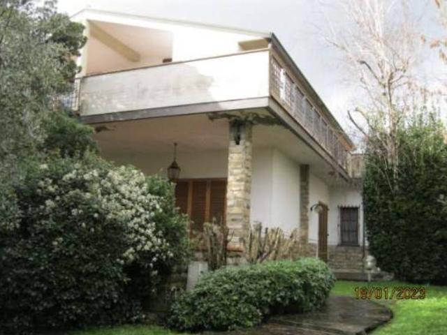Villa Indipendente in vendita a Prataccio, Campi Bisenzio