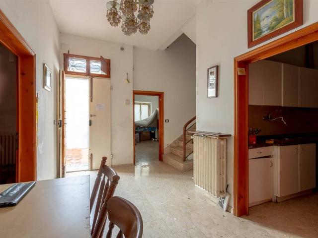 Villa Indipendente in vendita a San Donnino, Campi Bisenzio