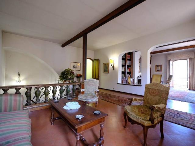 Villa Indipendente in vendita a San Lorenzo, Campi Bisenzio