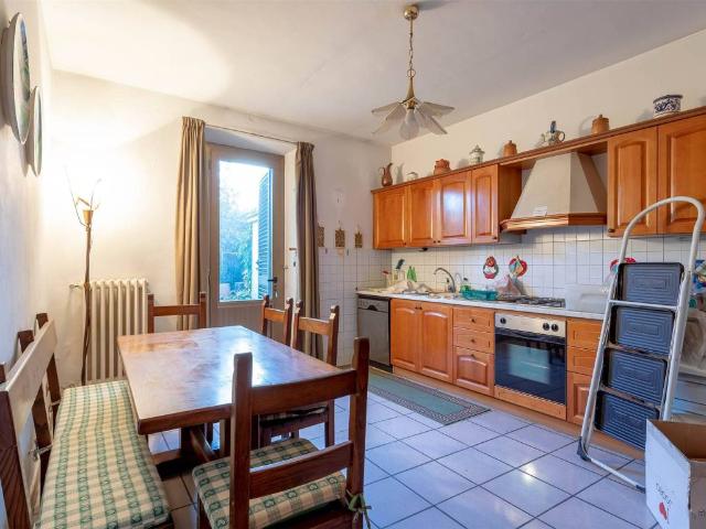Villa Indipendente in vendita a Campi Bisenzio, Toscana