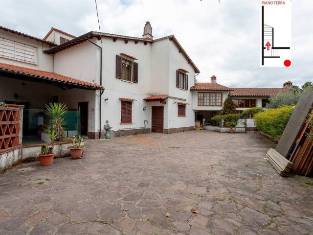 Villa Indipendente in vendita a San Donnino, Campi Bisenzio