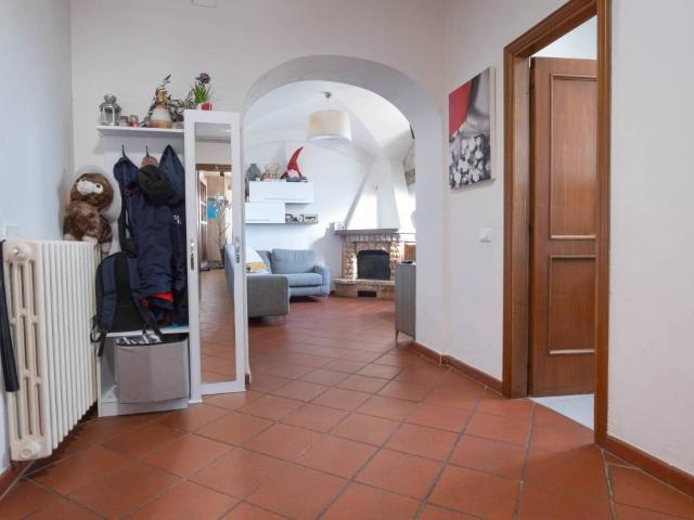 Villa Indipendente in vendita a Capalle, Campi Bisenzio