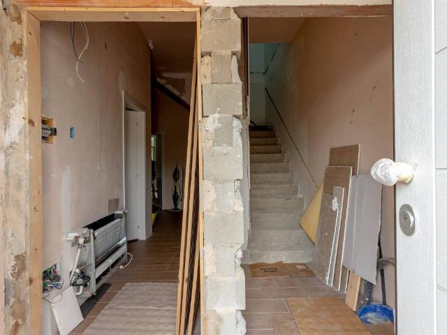 Villa Indipendente in vendita a Capalle, Campi Bisenzio