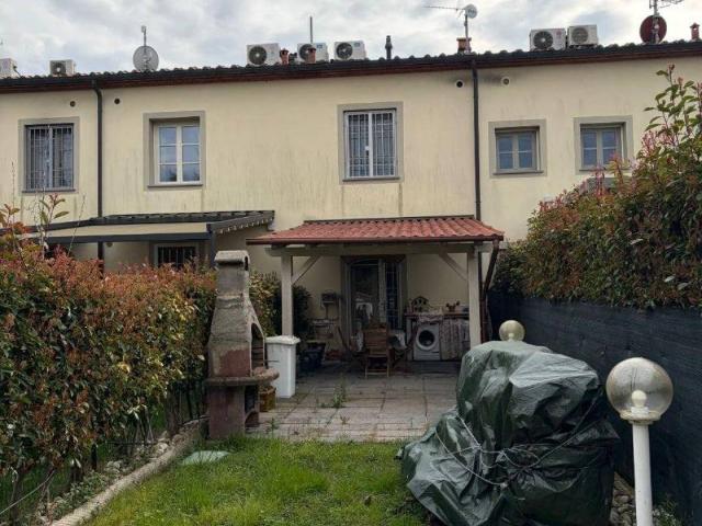 Villa Indipendente in vendita a Campi Bisenzio, Toscana