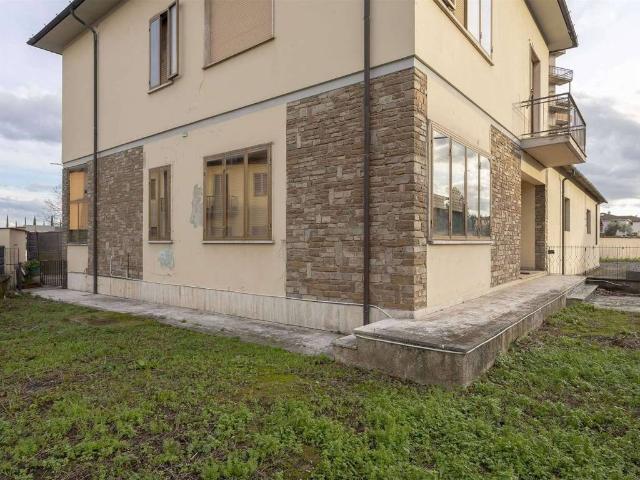 Villa Indipendente in vendita a Capalle, Campi Bisenzio
