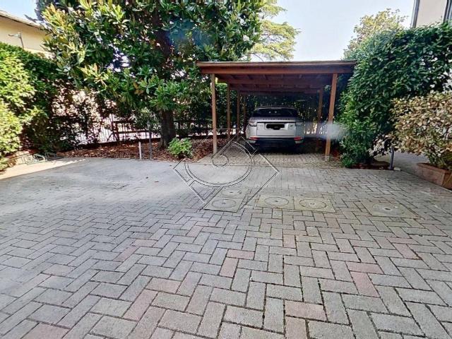 Villa Indipendente in vendita a San Donnino, Campi Bisenzio