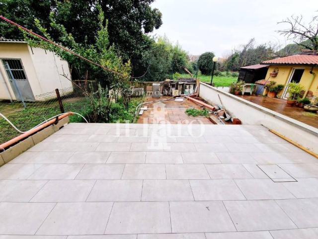 Villa Indipendente in vendita a Capalle, Campi Bisenzio