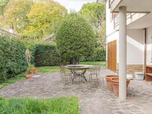 Villa Indipendente in vendita a Prataccio, Campi Bisenzio