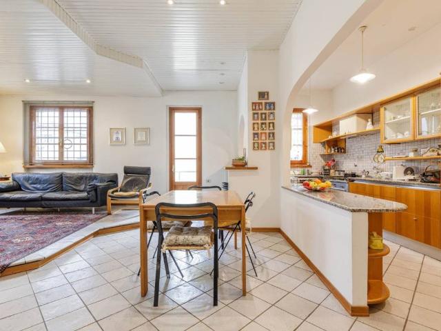 Villa Indipendente in vendita a San Donnino, Campi Bisenzio