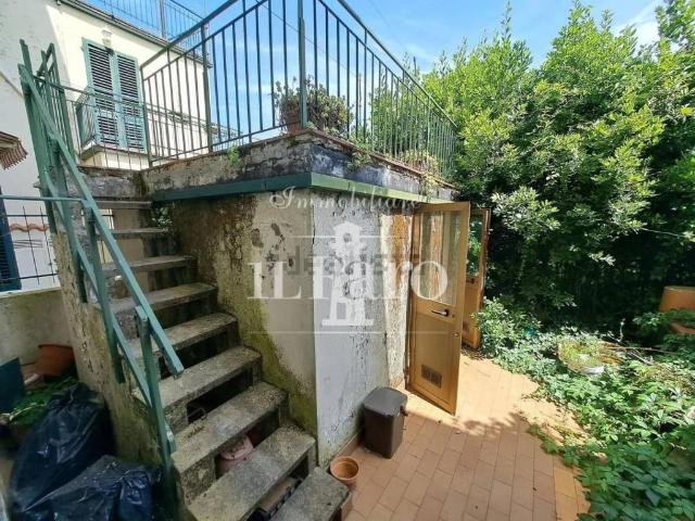 Villa Indipendente in vendita a Campi Bisenzio, Toscana