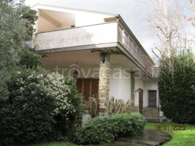 Villa Indipendente in vendita a Prataccio, Campi Bisenzio