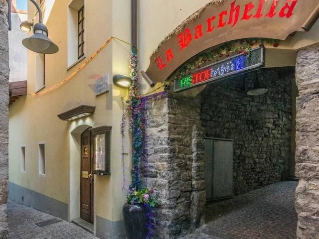 Villa Indipendente in vendita a Campione d'Italia