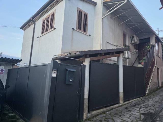 Villa Indipendente in vendita a Campli, Abruzzo