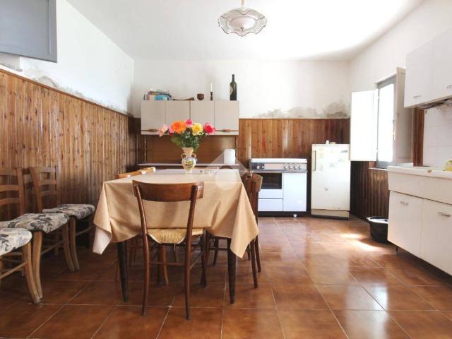 Villa Indipendente in vendita a Campli, Abruzzo