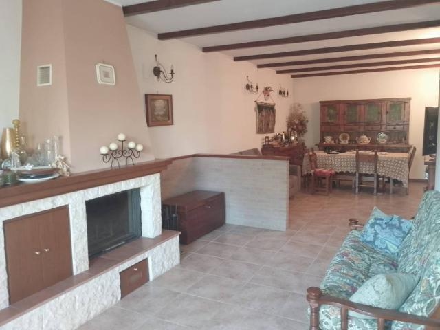 Villa Indipendente in vendita a Unione dei Comuni della Val Vibrata, Civitella Del Tronto