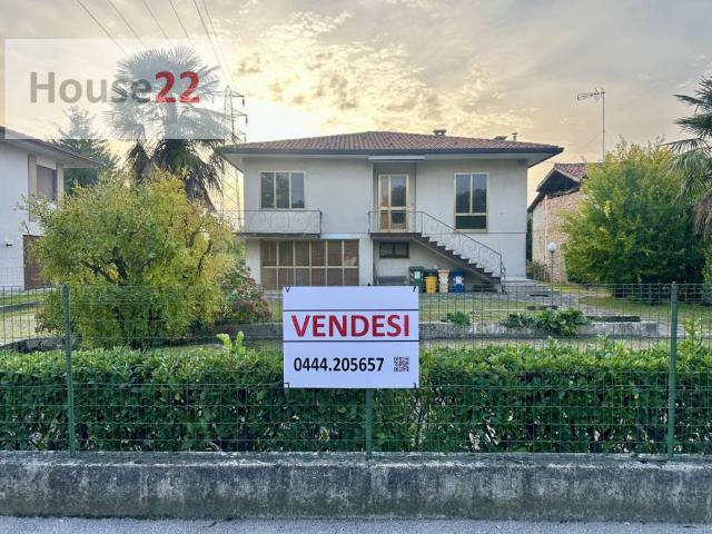 Villa Indipendente in vendita a Campo San Martino, Veneto