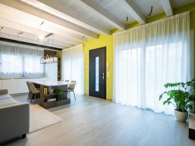 Villa Indipendente in vendita a Campo San Martino, Veneto