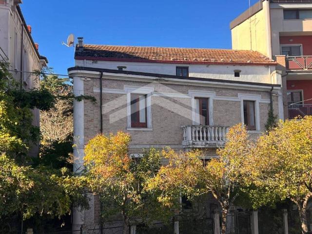 Villa Indipendente in vendita a Campobasso, Molise
