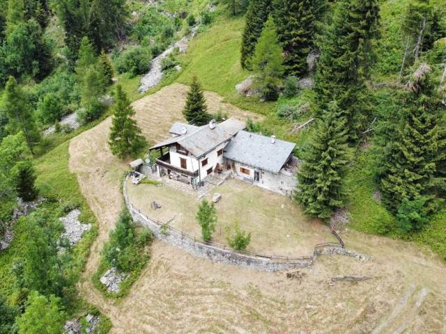 Villa Indipendente in vendita a Comunità montana della Valchiavenna, Campodolcino