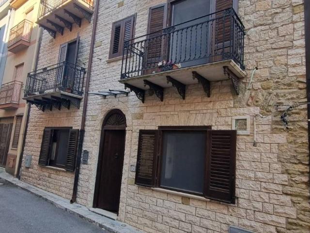 Villa Indipendente in vendita a Campofiorito, Sicilia