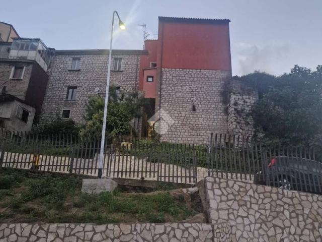 Villa Indipendente in vendita a Campoli Del Monte Taburno, Campania