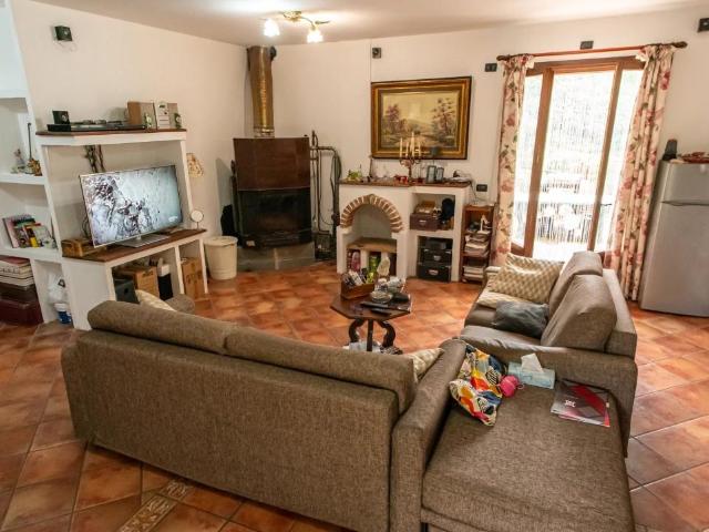 Villa Indipendente in vendita a Dolceacqua, Liguria