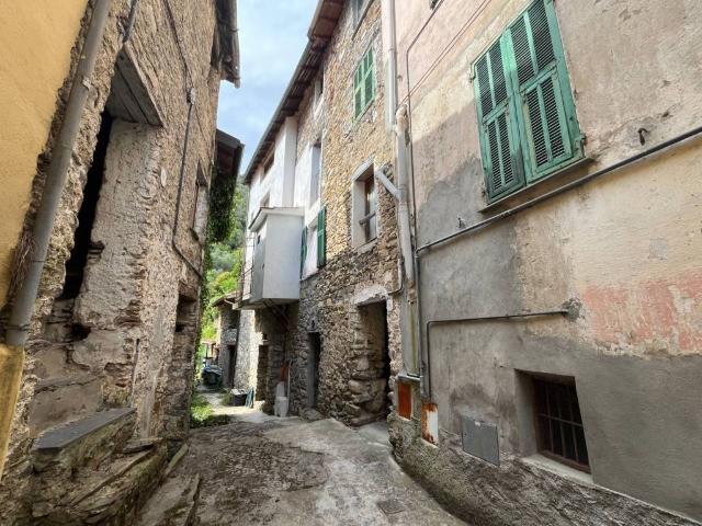 Villa Indipendente in vendita a Camporosso, Liguria