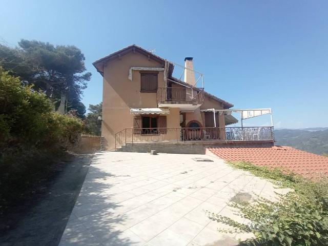 Villa Indipendente in vendita a San Giacomo, Camporosso