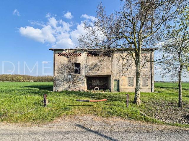 Villa Indipendente in vendita a Unione Comuni Modenesi Area Nord, Camposanto