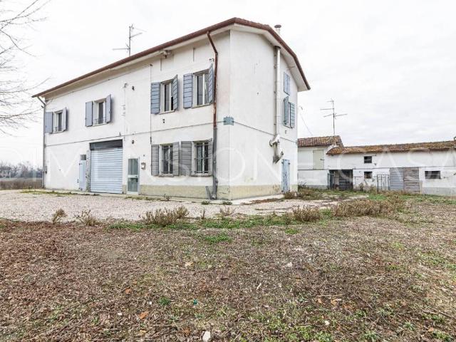 Villa Indipendente in vendita a Unione Comuni Modenesi Area Nord, Camposanto
