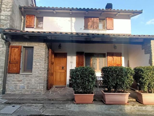Villa Indipendente in vendita a Unione dell'Alto Reno, Camugnano