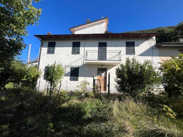 Villa Indipendente in vendita a Unione dell'Alto Reno, Camugnano