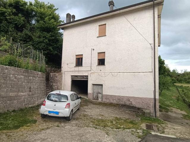 Villa Indipendente in vendita a Unione dell'Alto Reno, Camugnano