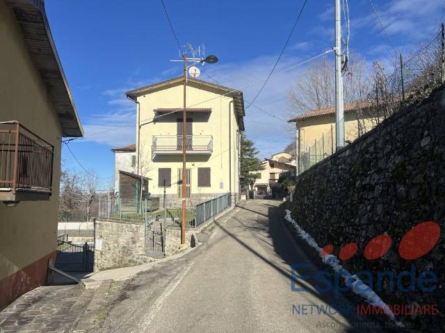 Villa Indipendente in vendita a Unione dell'Alto Reno, Camugnano