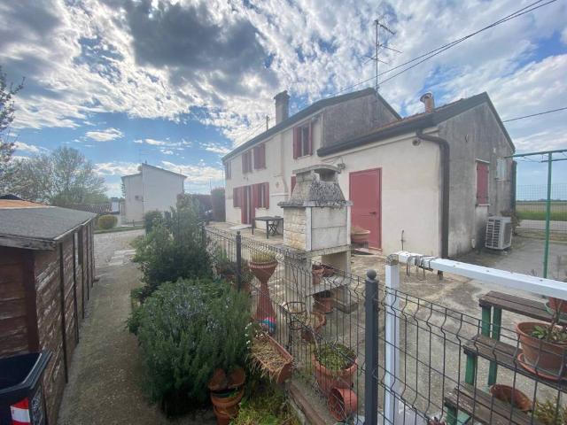Villa Indipendente in vendita a Canaro, Veneto