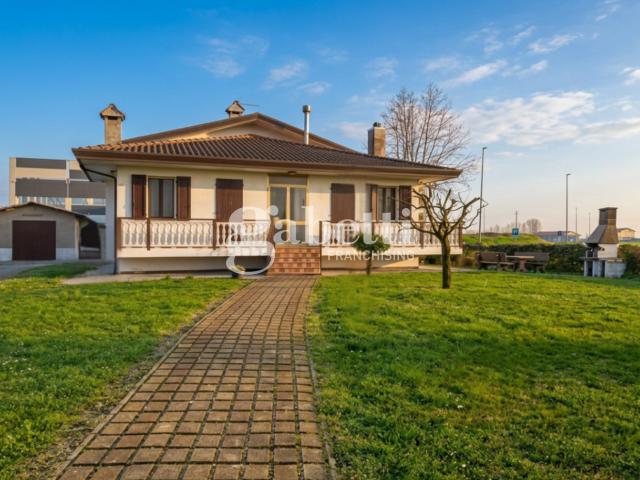 Villa Indipendente in vendita a Pontecasale, Candiana