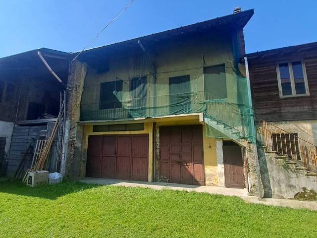 Villa Indipendente in vendita a Santa Colomba, Canegrate